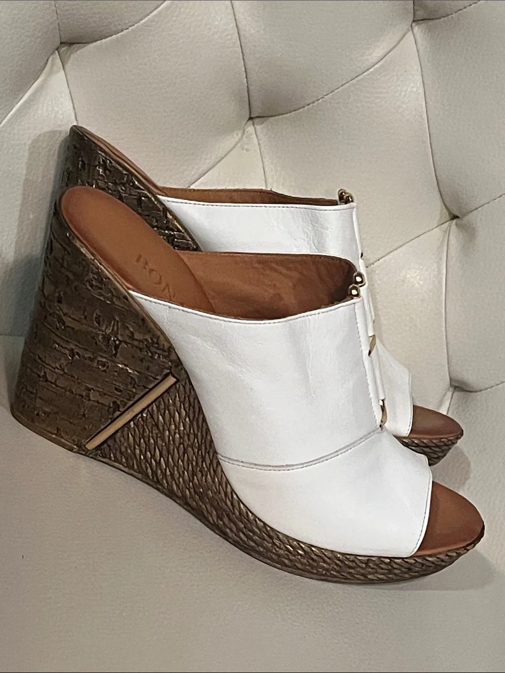 White Leather Open-Toe Platform Wedge Sandals Bronze Wedge Size 8 Gold Details